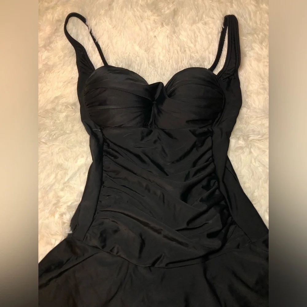 St Tropez VENUS Women's One Piece Swimsuit Swim-skirt - Black size 10 14 and 8